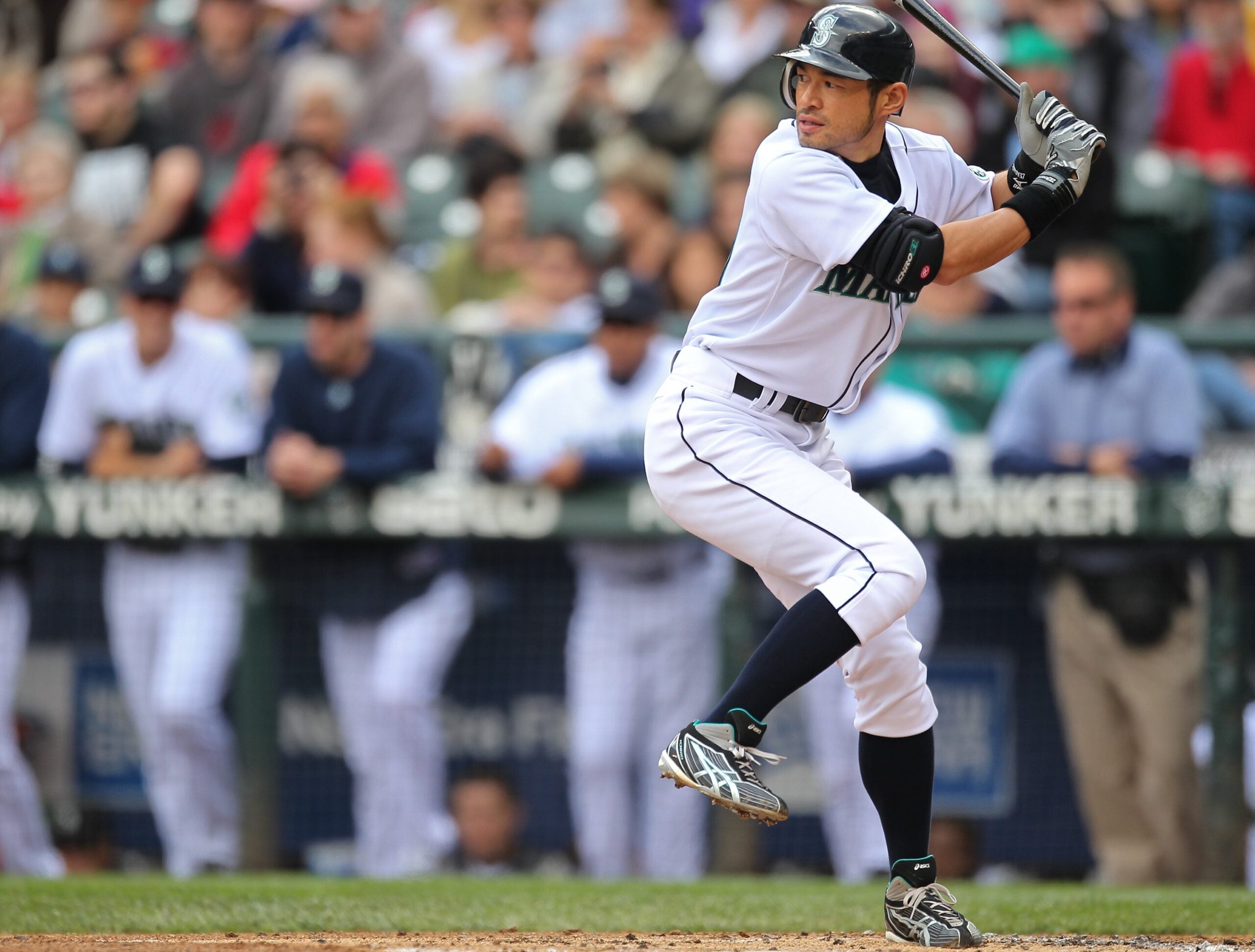 Ichiro bats against the Texas Rangers at Safeco Field in Seattle in 2004. (PHOTO CREDIT: OTTO GREULE JR./GETTY IMAGES)