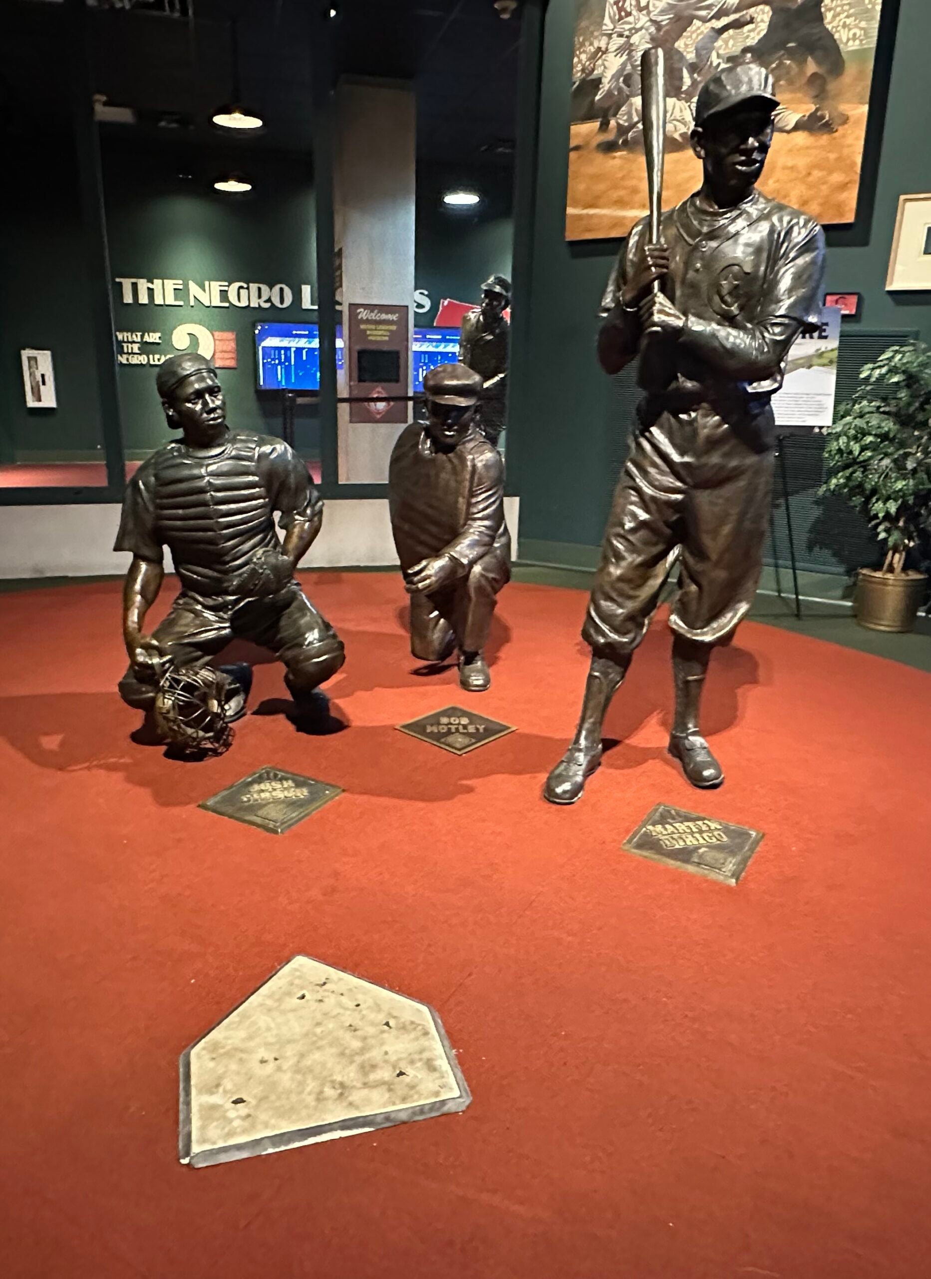 A statue of Martín Dihigo at bat with Hall of Fame catcher Josh Gibson behind the plate. 