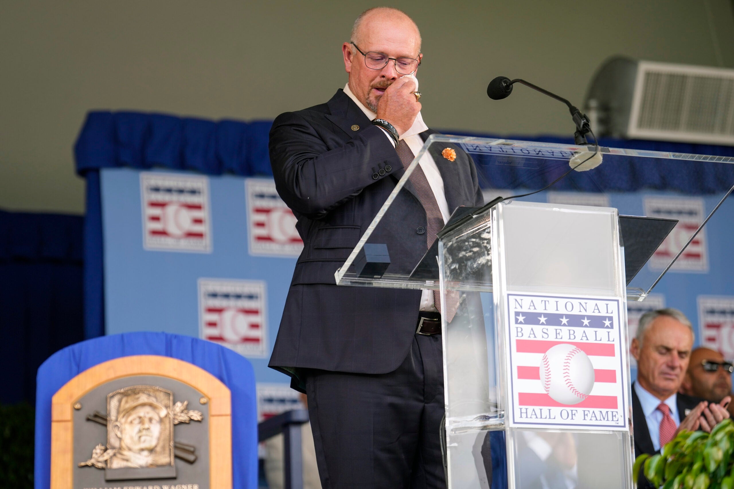 Hall of fame inductee Billy Wagner pauses to compose himself during his Hall of Fame speech.