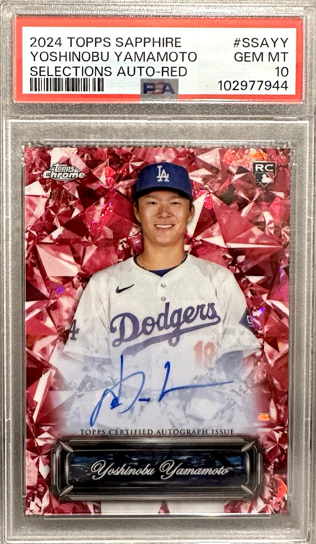 2024 Topps Sapphire Yoshinobu Yamamoto Red Refractor. 