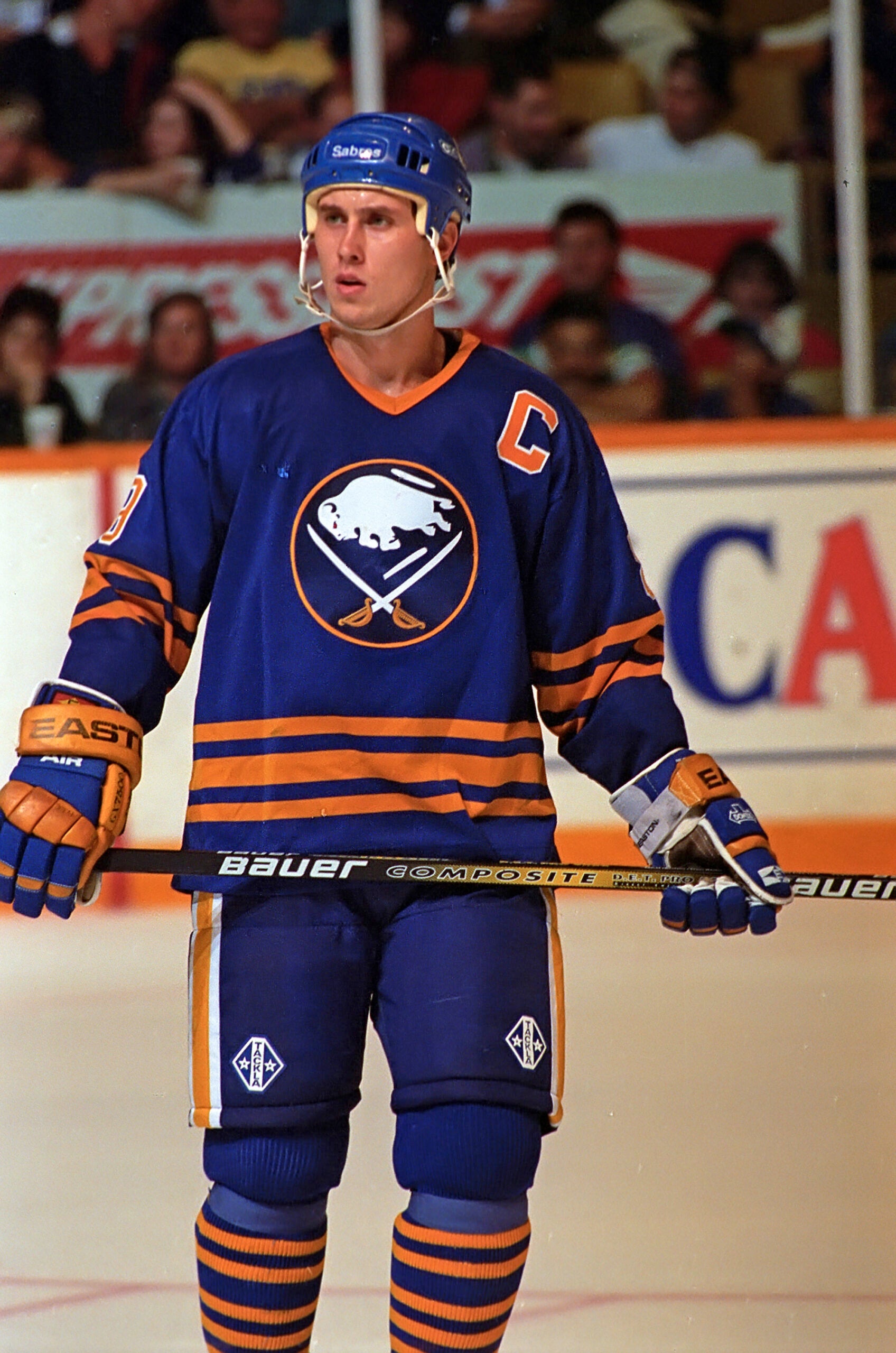 Alexander Mogilny against the Toronto Maple Leafs in 1994 in Toronto. 