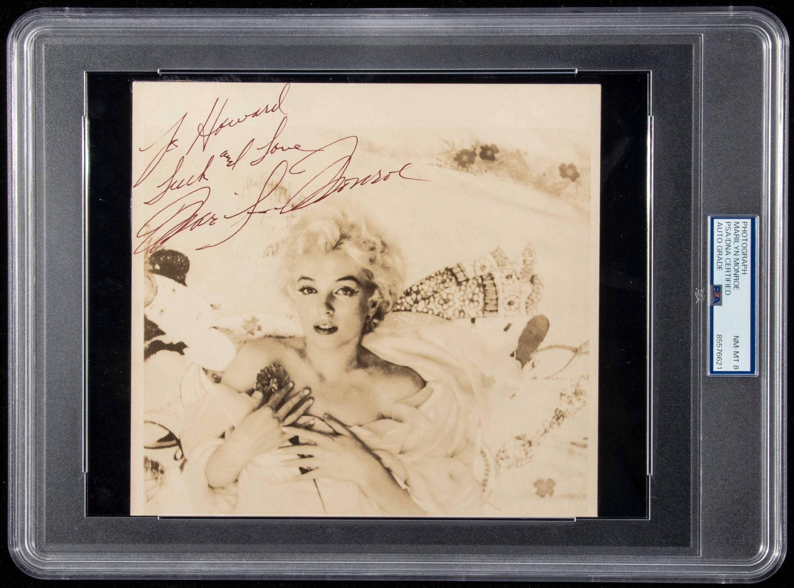 Marilyn Monroe signed photo. 