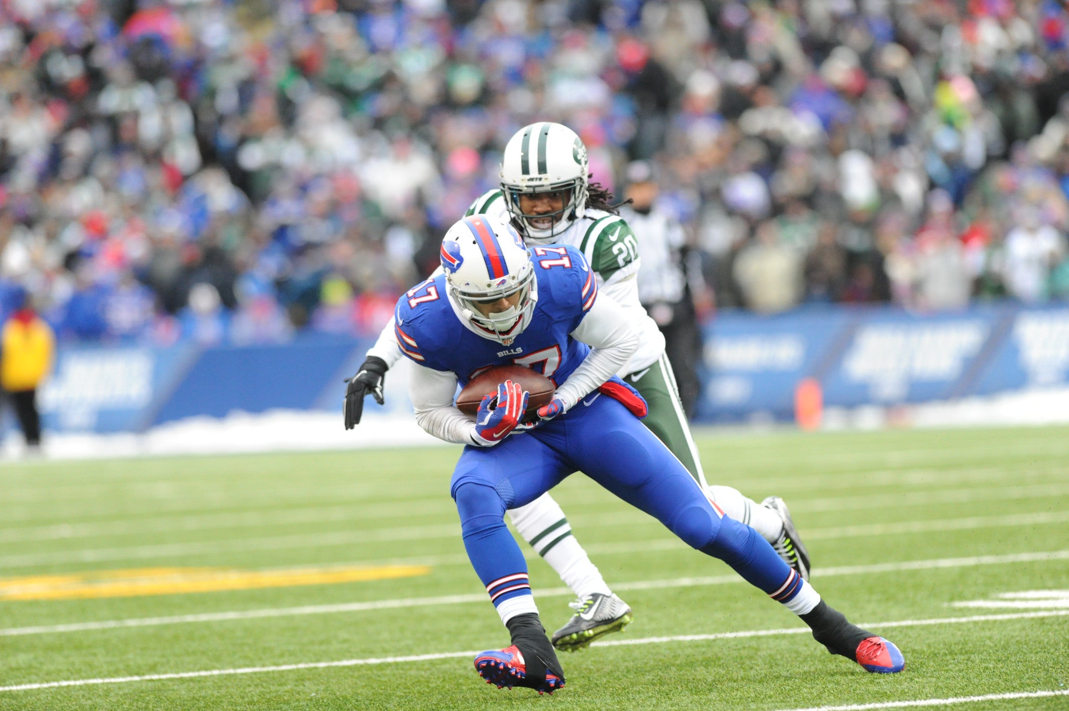 Greg Salas catches a pass for the Bills in 2016. 