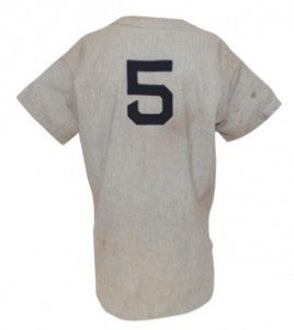 NEW YORK Joe DiMaggio ユニフォーム 1939年 Amazon.com: Joe Dimaggio Signed Authentic 1939 New York Yankees