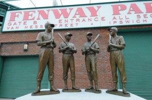 tobymendezfenwayparkteammatessculptuure.jpg