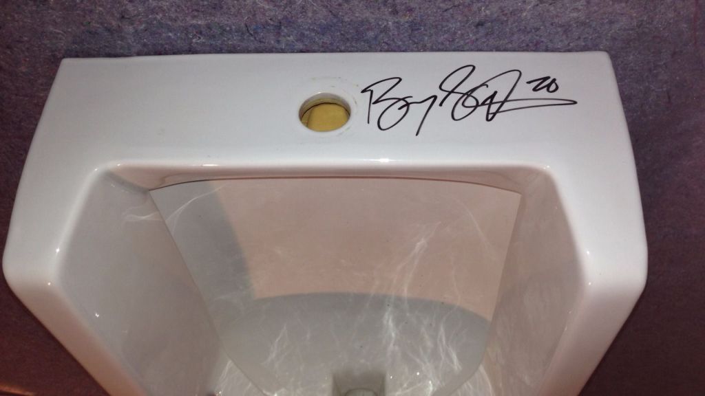 1-signed-urinal-copy.jpg