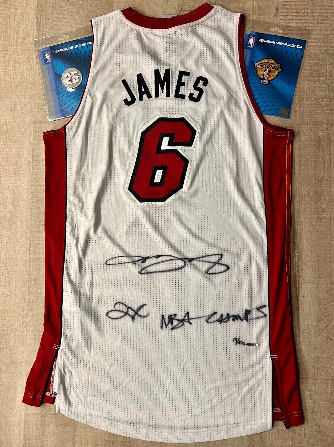 6-oa-2013-lebron-james-jersey-signed.jpg