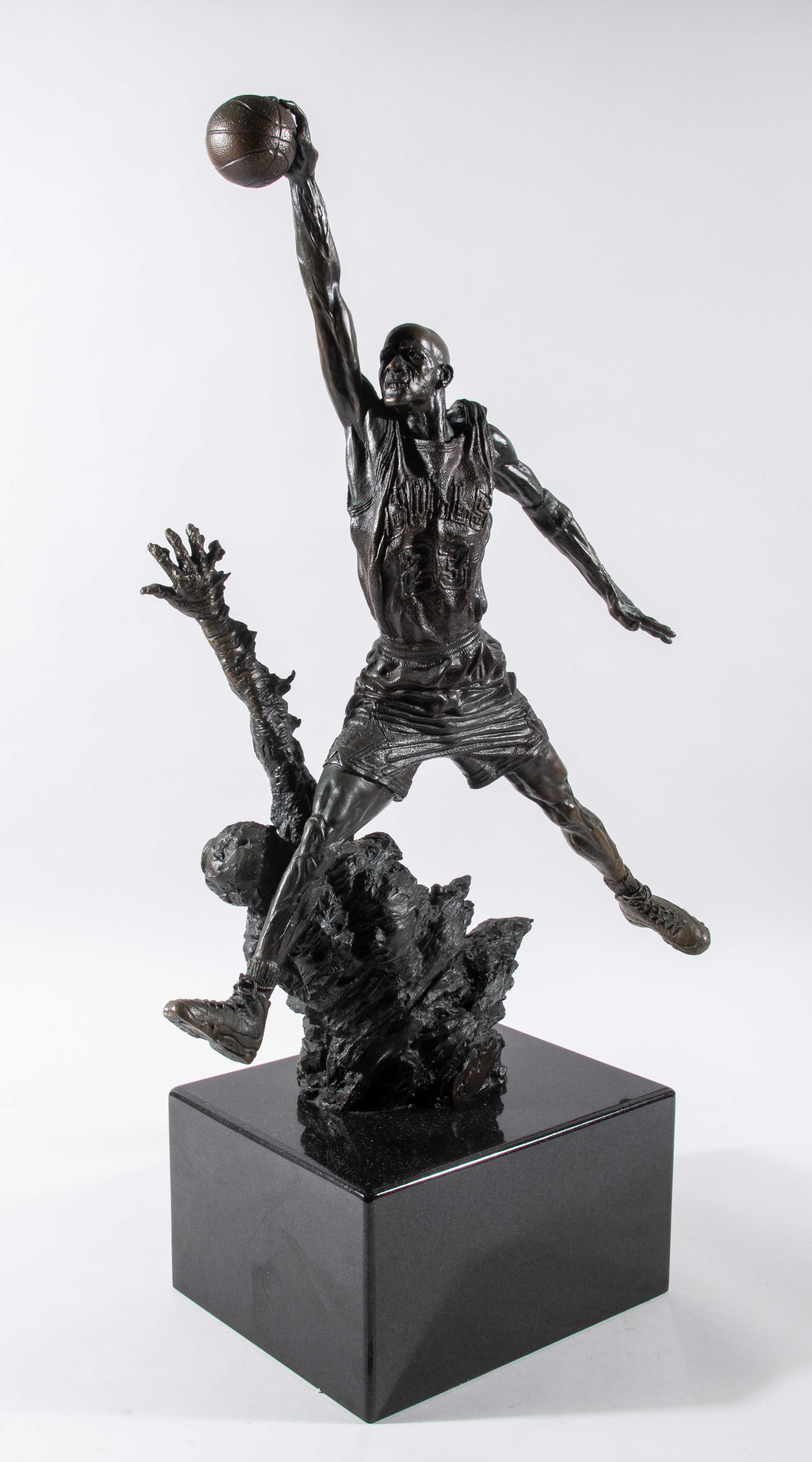 michael-jordan-statue-hunt.jpg