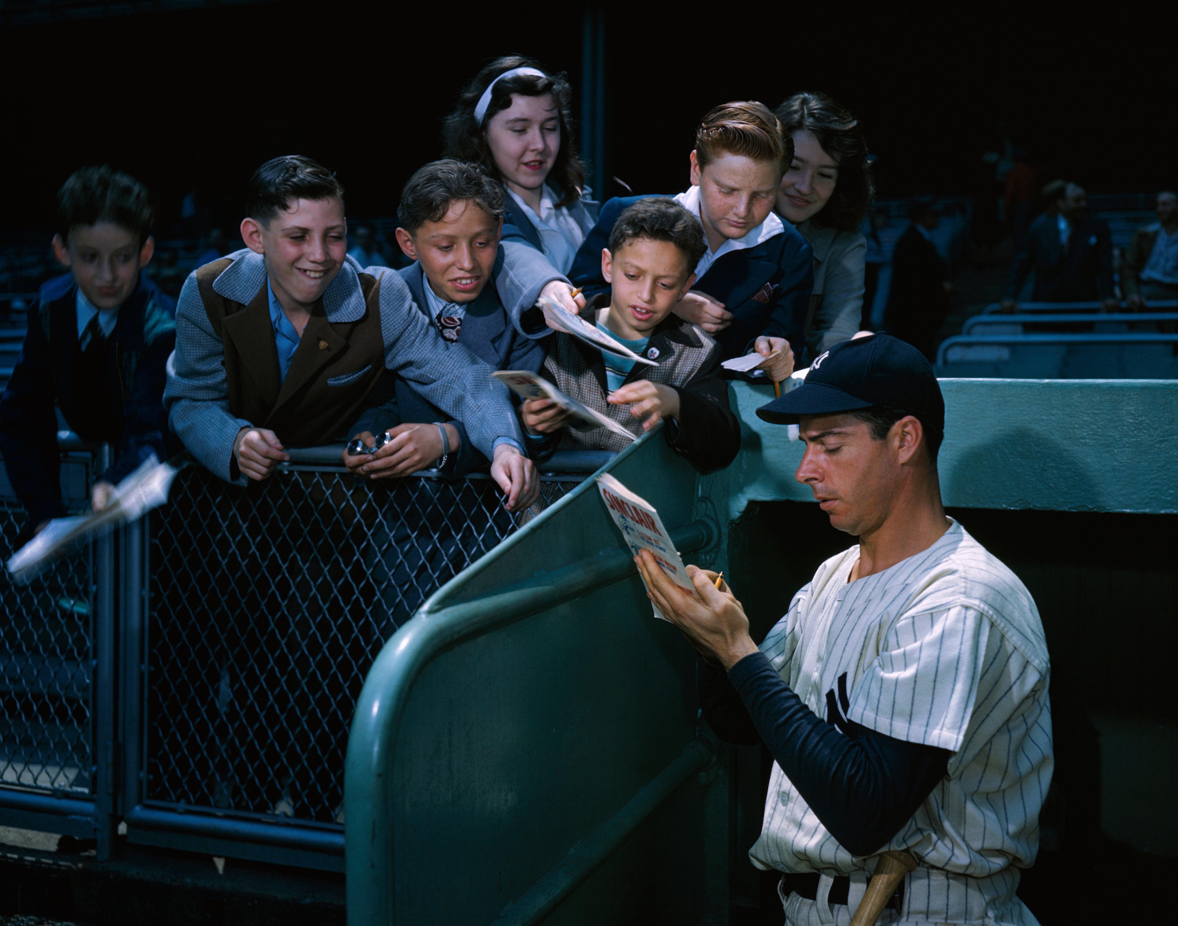 joe-d-signs-getty.jpg