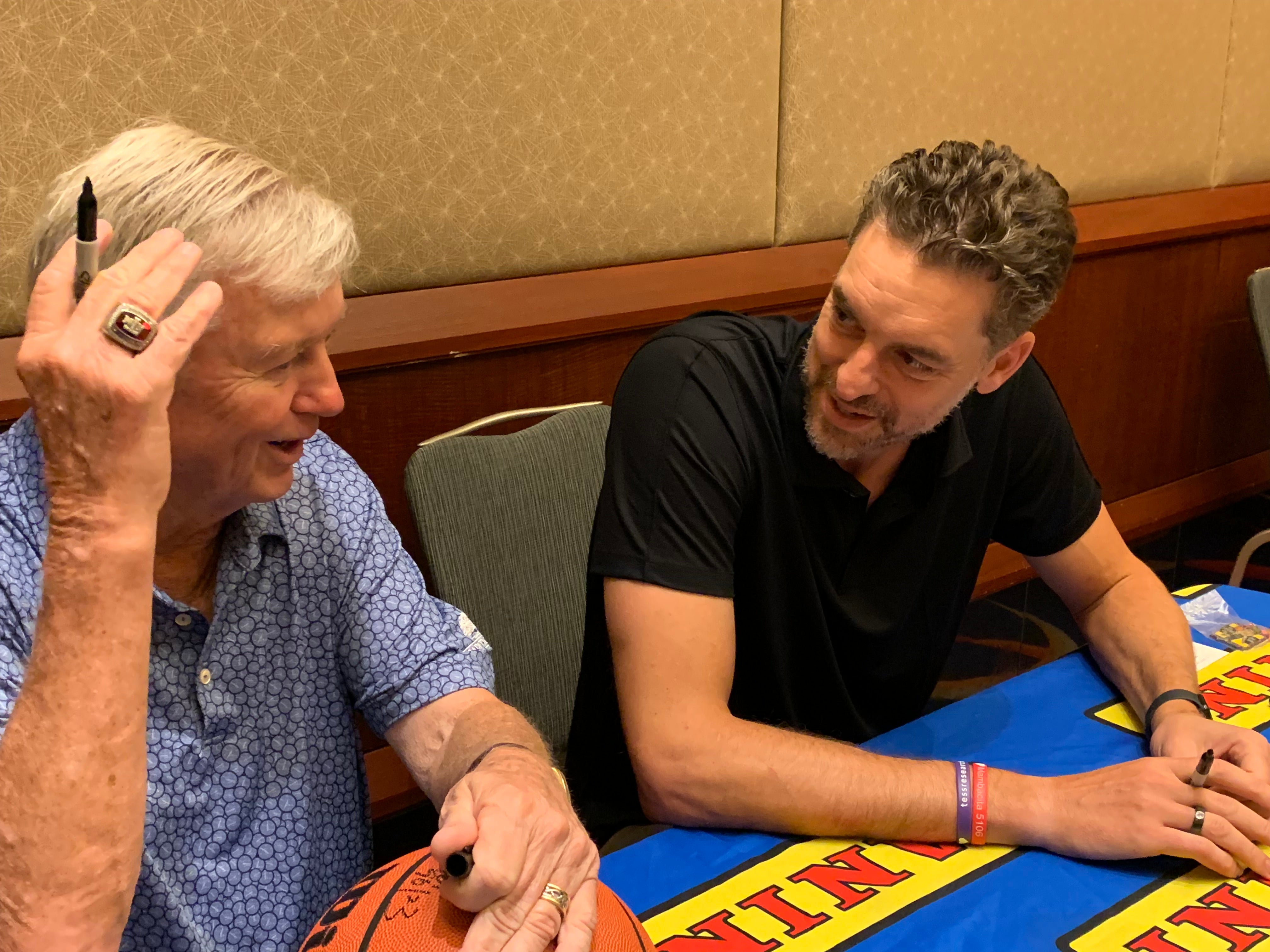 pau-gasol-and-gary-blair-at-panini-autograph-session.jpg