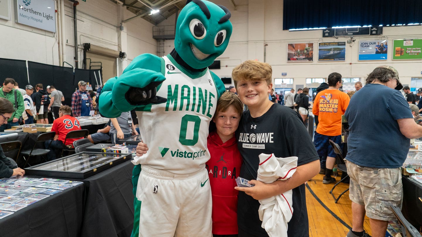 maine-celtics-mascot-crusher-with-attendees.jpg