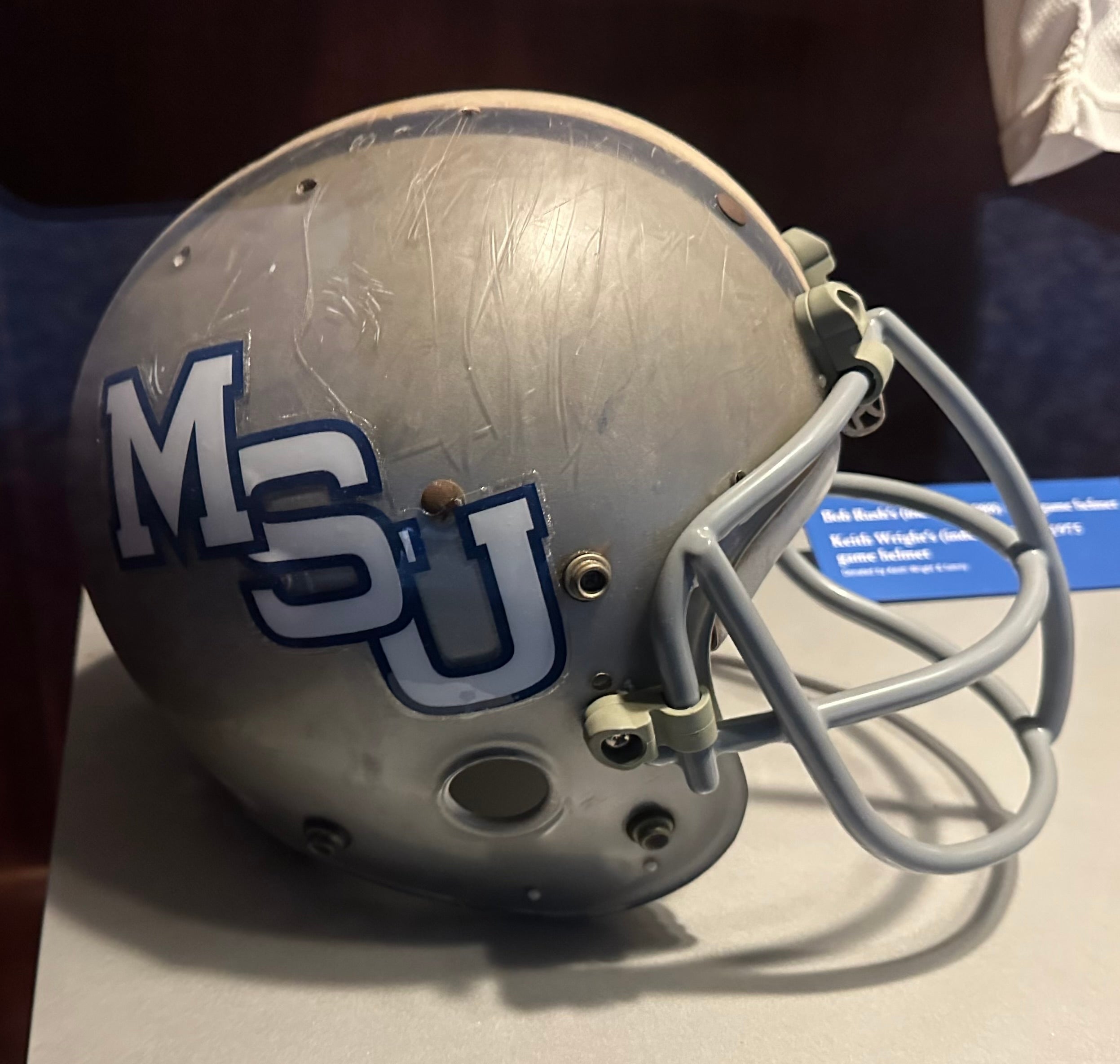 memphis-helmet-1.jpg