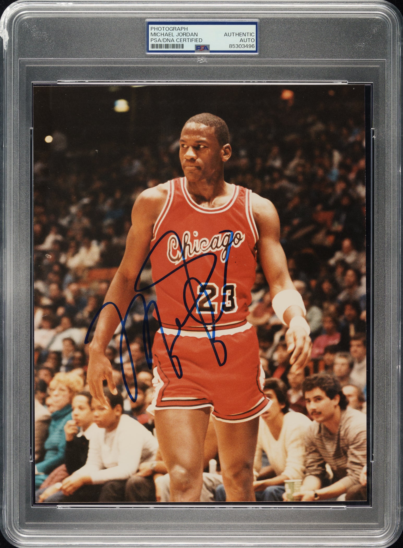 michael-jordan-signed-photograph---psa-dna-rea-jan.jpg